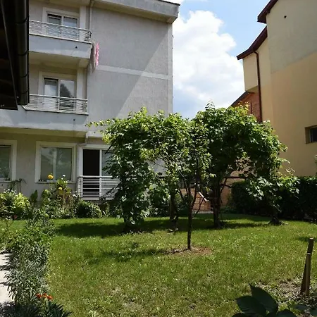Mihail's In - 1 Apartment
